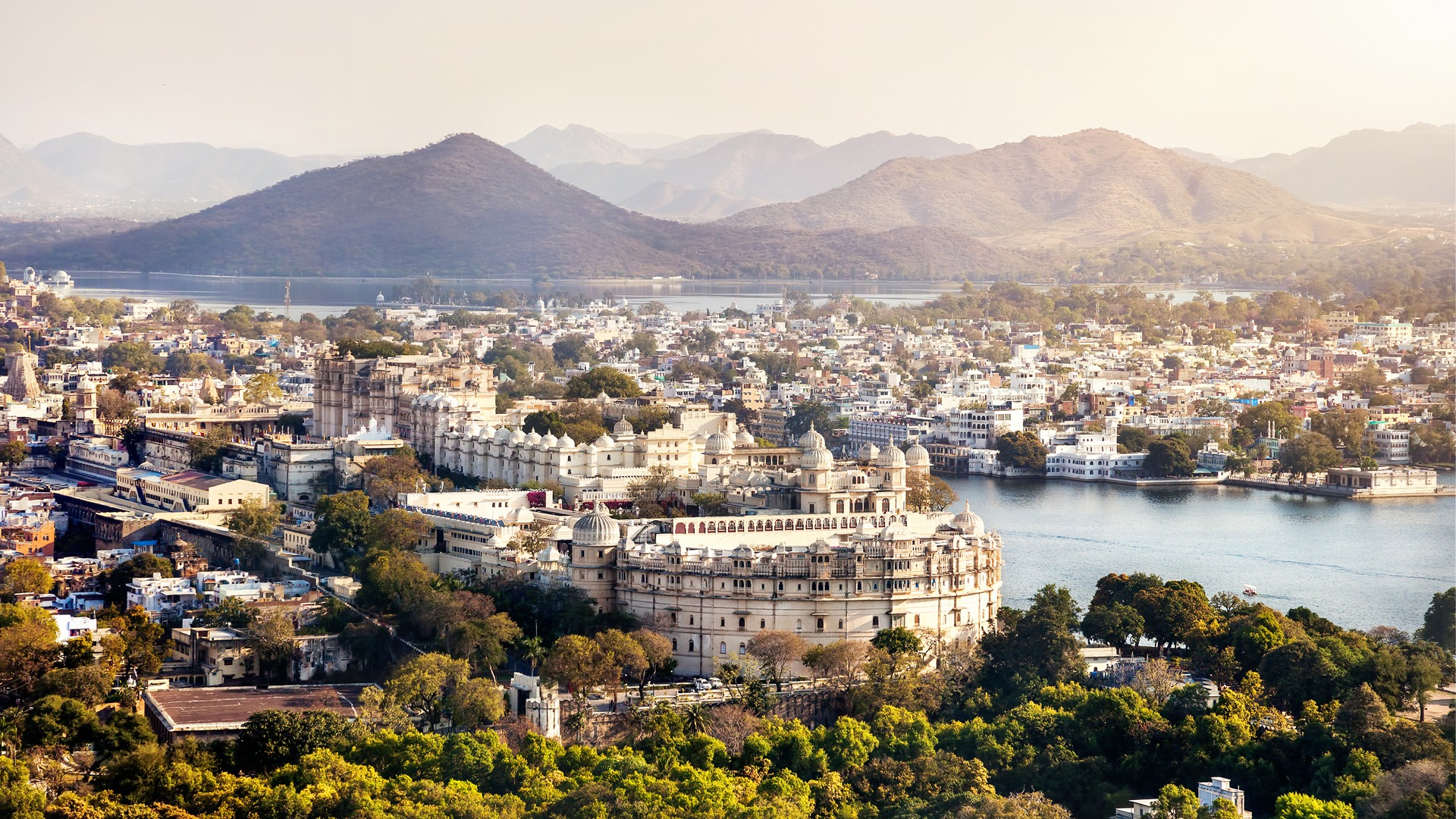 Palace on Wheels – Luxury Royal Train Journey