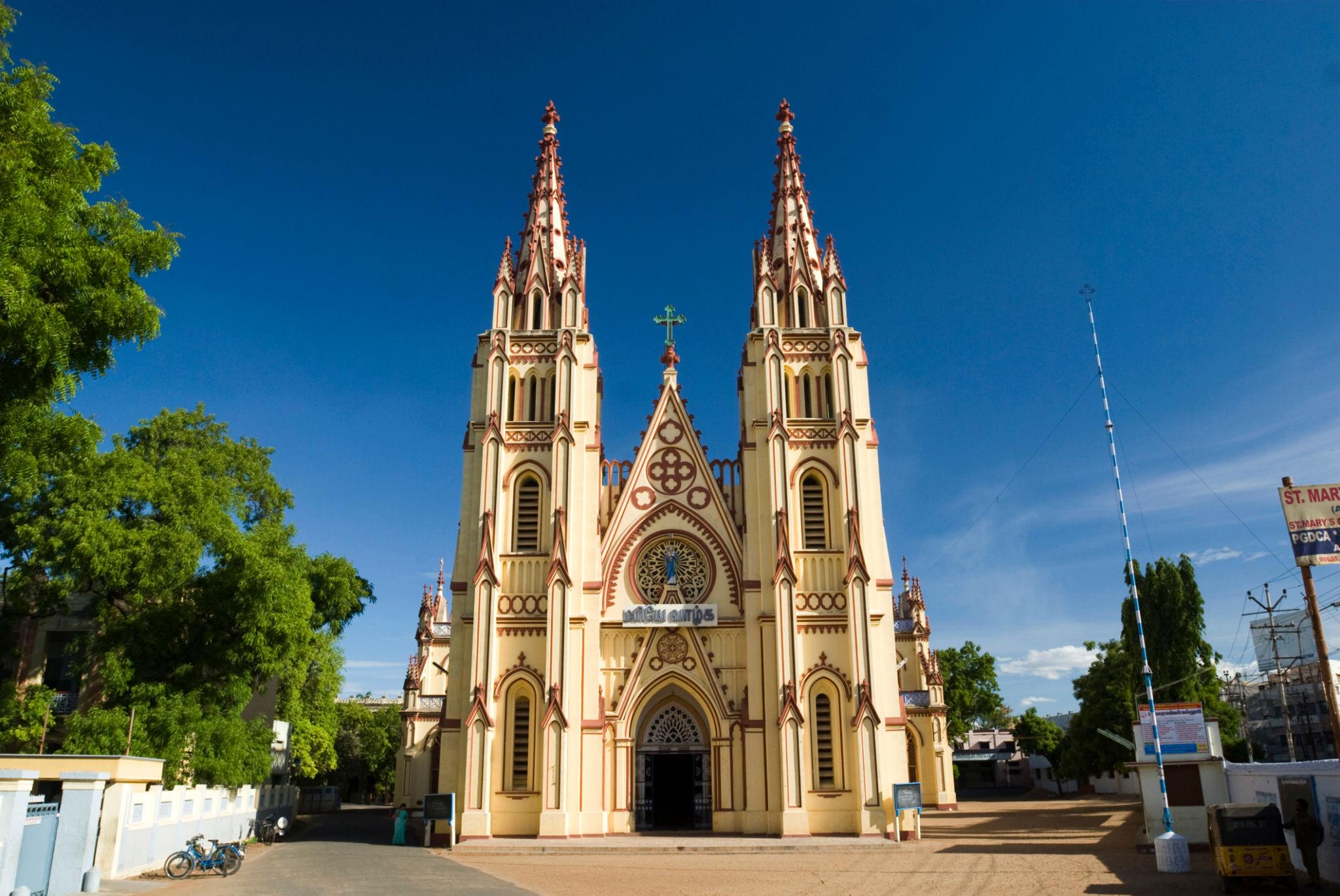 South India Temple & Hill Station Discovery Tour